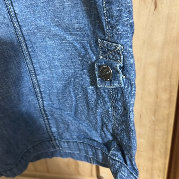 White House Black Market Women’s Blue Denim Shorts - Picture 5 of 5